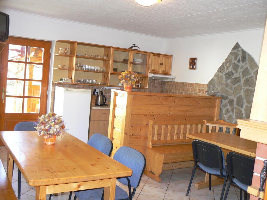 Guest House Pieninka Lesnica ภายนอก รูปภาพ
